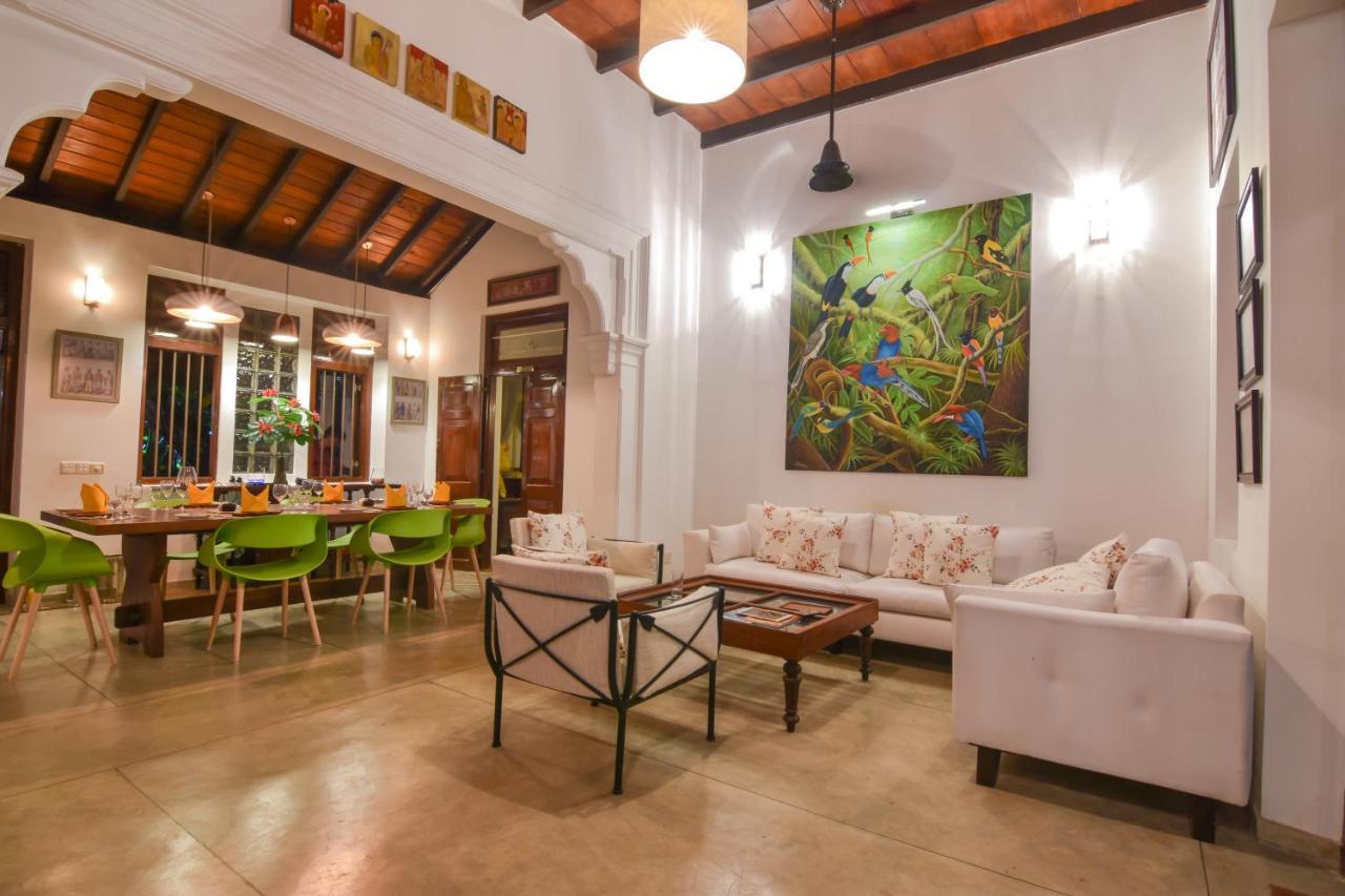 The Pineapple Villa 加姆珀哈 外观 照片