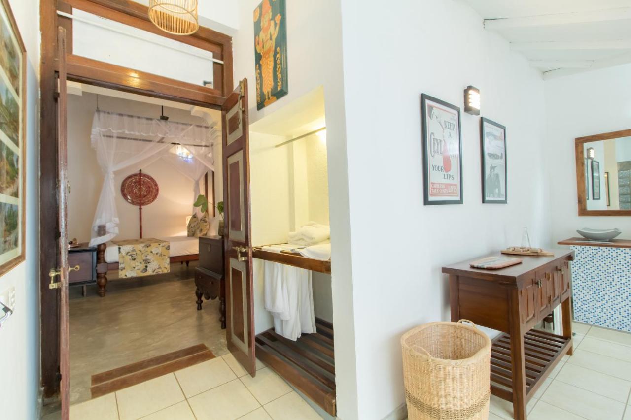 The Pineapple Villa 加姆珀哈 外观 照片