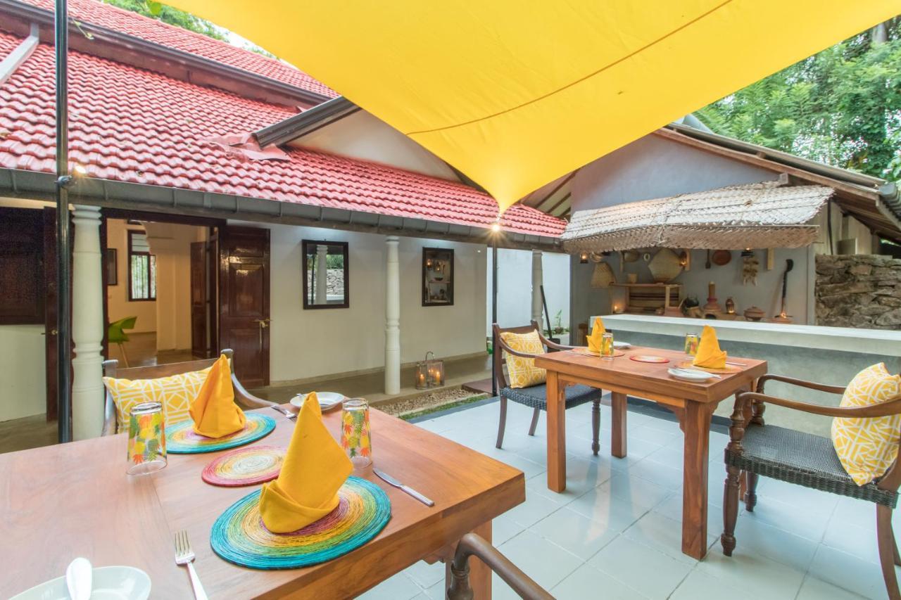 The Pineapple Villa 加姆珀哈 外观 照片