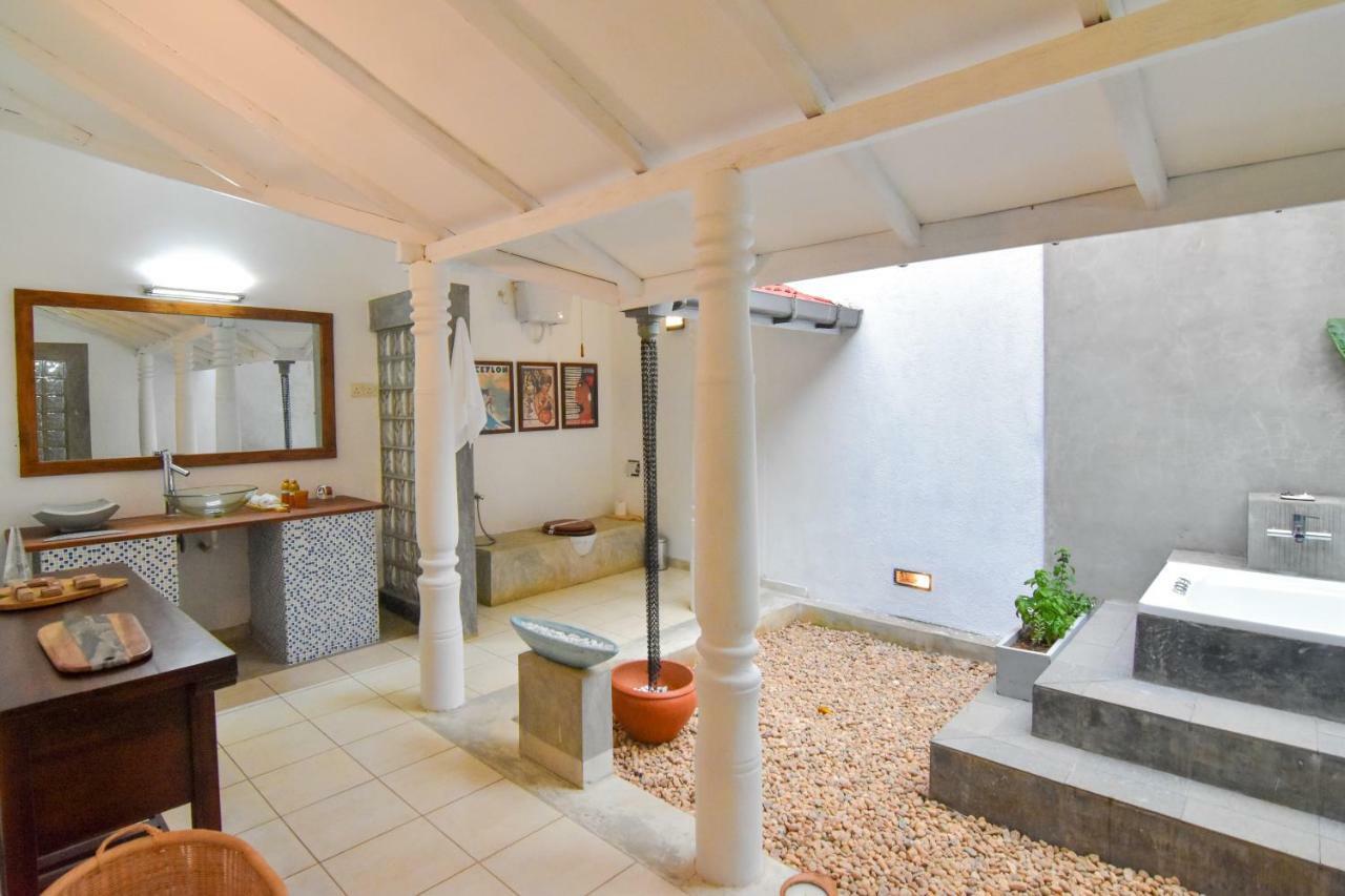 The Pineapple Villa 加姆珀哈 外观 照片