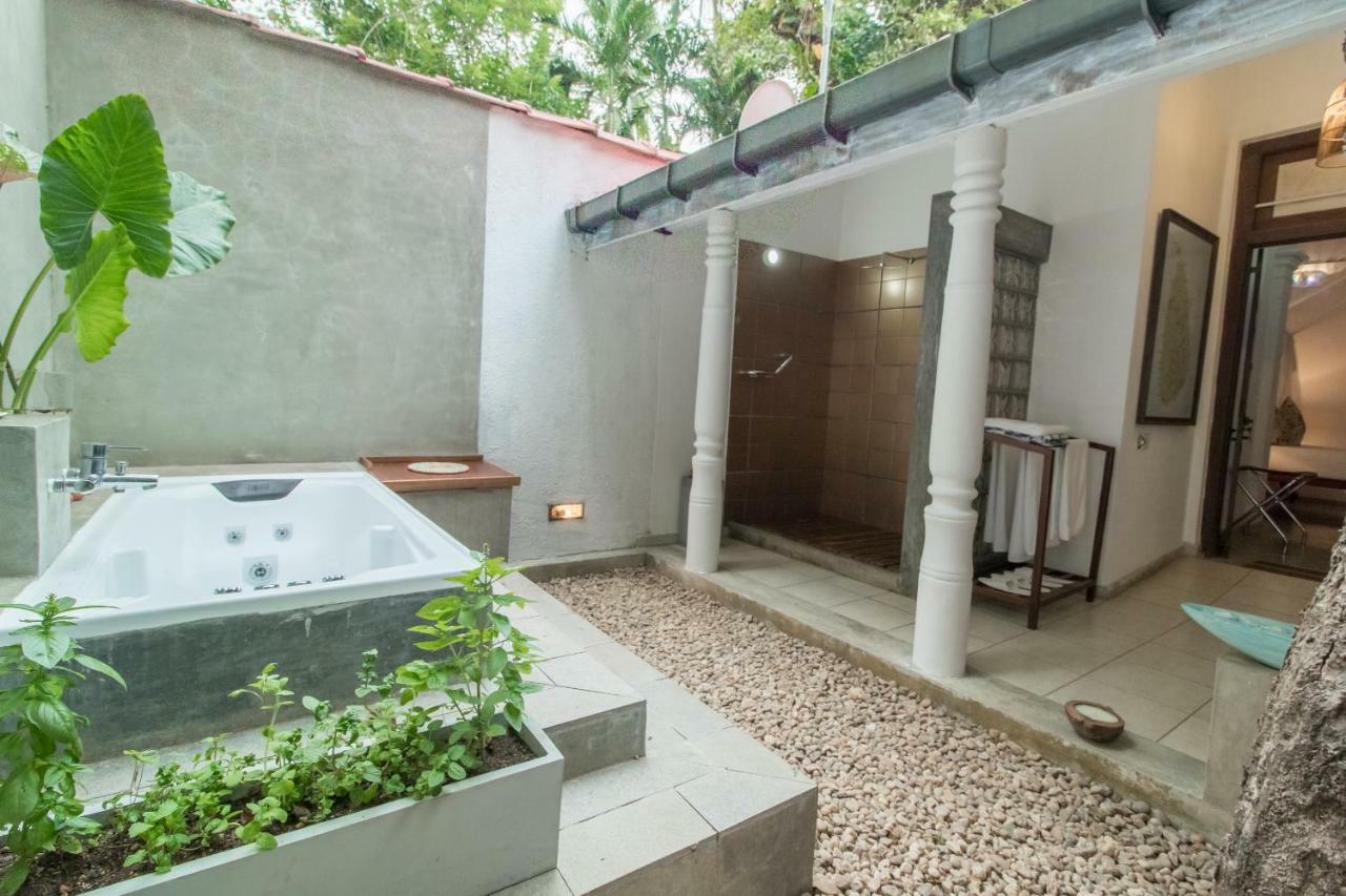 The Pineapple Villa 加姆珀哈 外观 照片